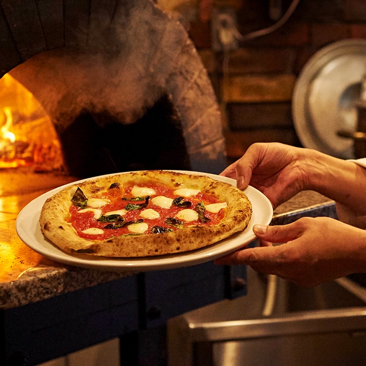 あきる野市 青梅市で薪釜で焼く本格的なピザを堪能
